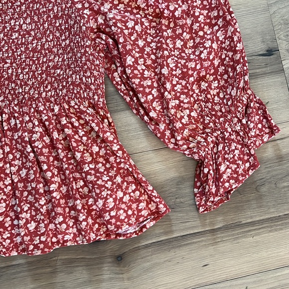 American Eagle fitted top with flowy long sleeves - Picture 5 of 5